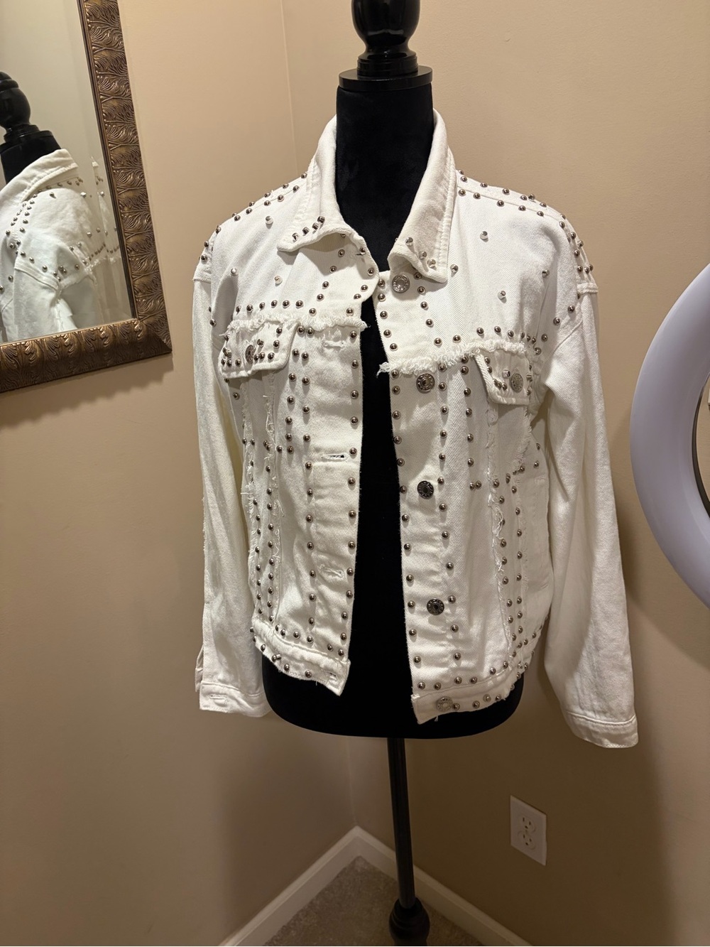 “Fashion Clothing”White Stud-Embellished Denim Jacket
